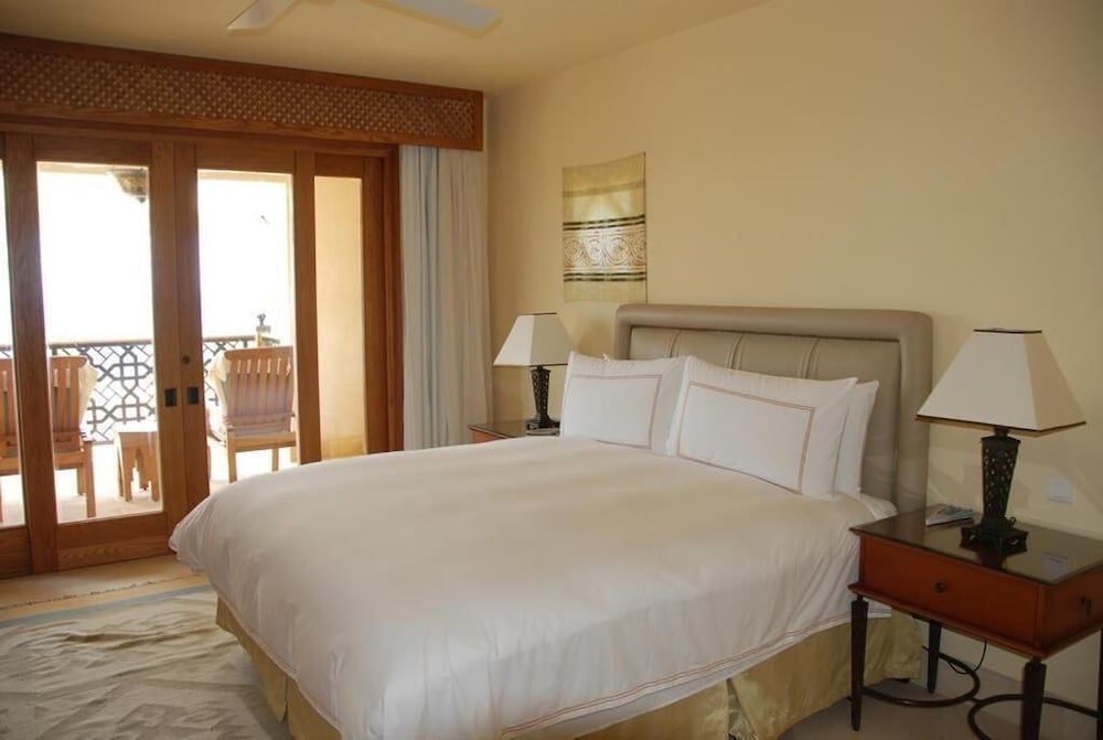 Four Bedroom Presidential Villa (Non Smoking)