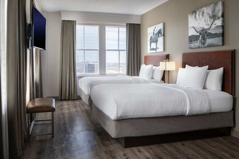 Room, 2 Queen Beds (Mobility/Hearing Access, Roll-In Shwr) - Photo 2
