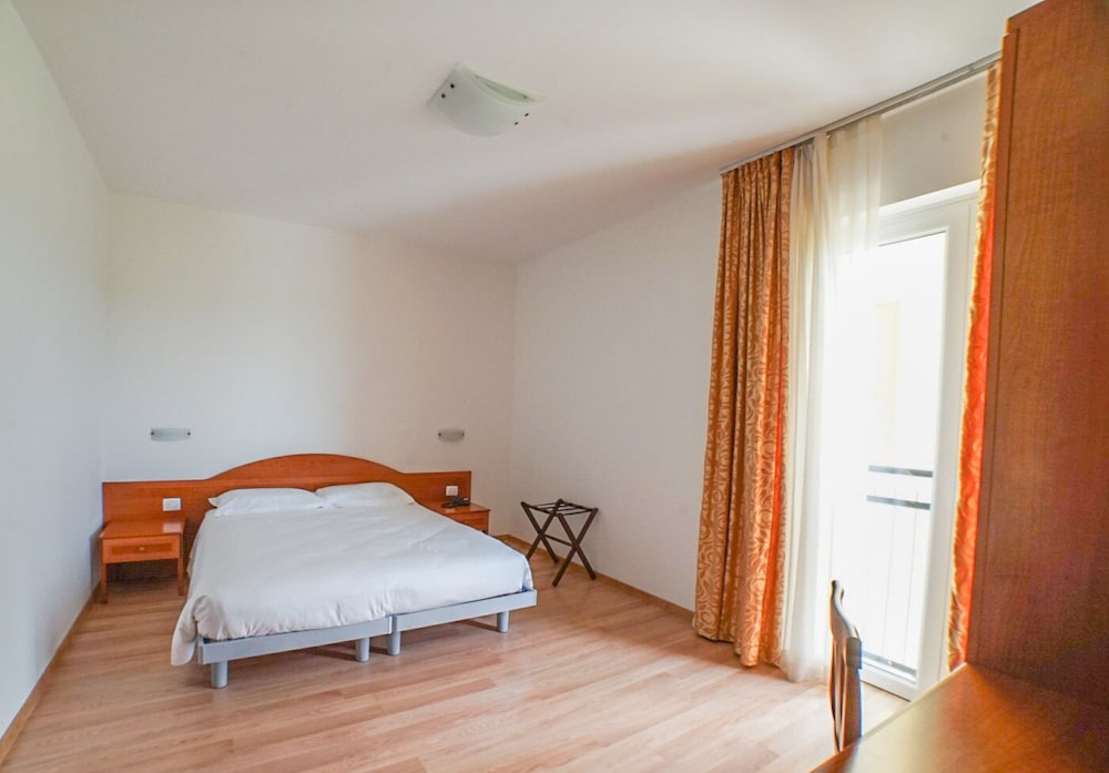 Double or Twin Room photo 1