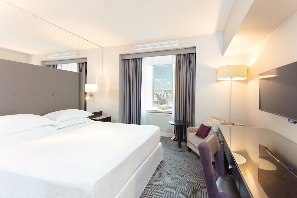 Executive Room, 1 King Bed - Photo 1