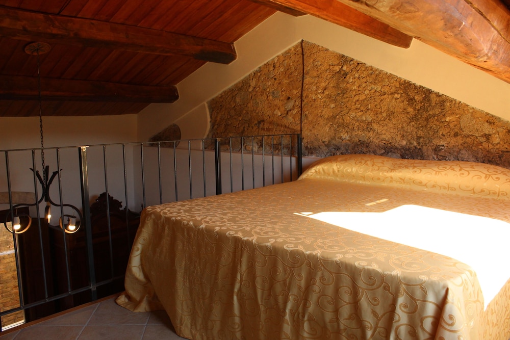 Traditional Apartment, Non Smoking, Garden Area photo 3