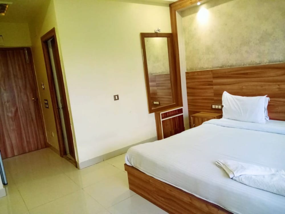 Deluxe Double Room, River View photo 3