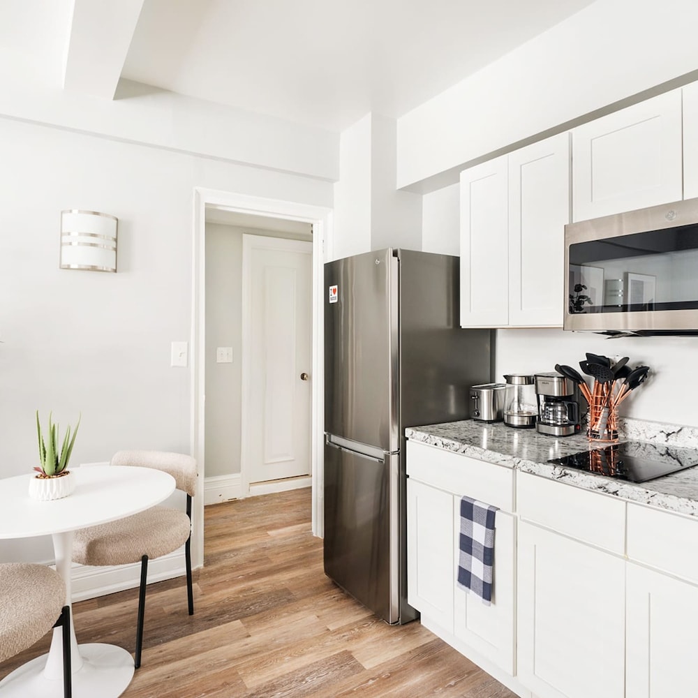 Apartment photo 2