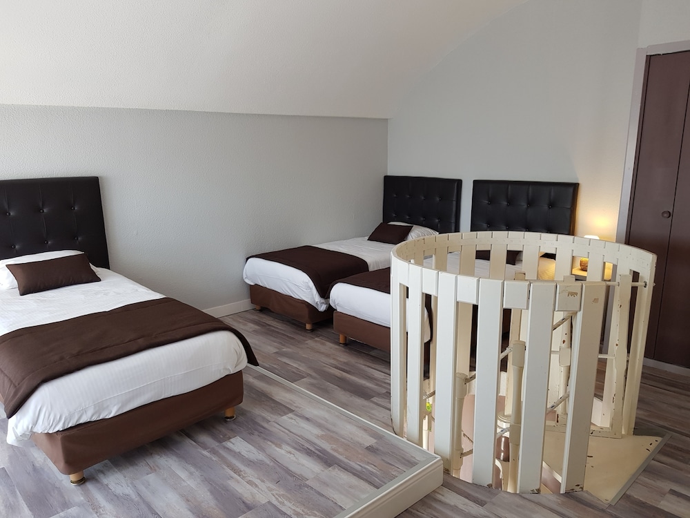 Standard Room, Balcony, City View photo 3