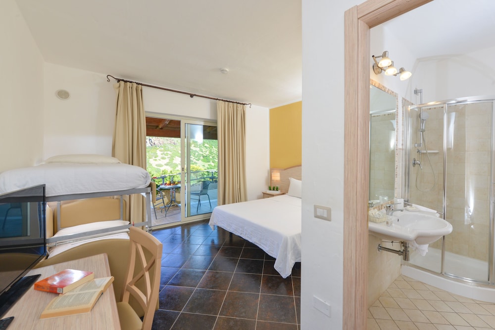 Quadruple Room photo 1