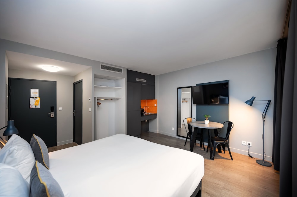 Studio Apartment, Accessible (2 Adults) photo 3