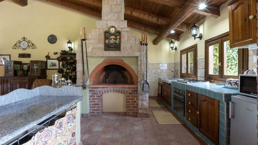 Villa photo 3