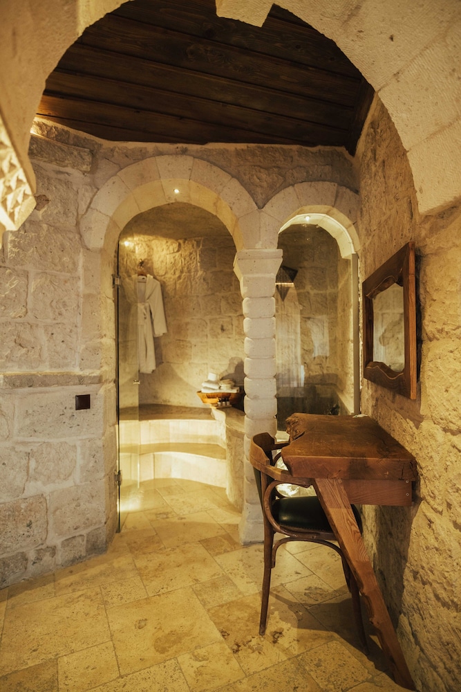 Deluxe Stone Suite with Stone - Photo 52