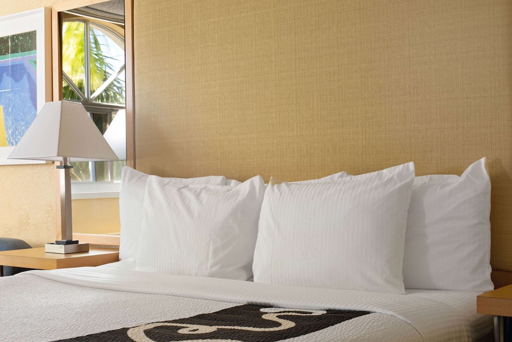 Suite, 1 Bedroom, Non Smoking (2 Full Beds) - Photo 4