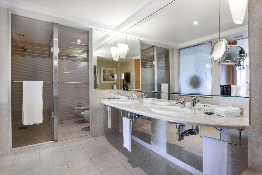 Suite, 1 Bedroom thumbnail 5