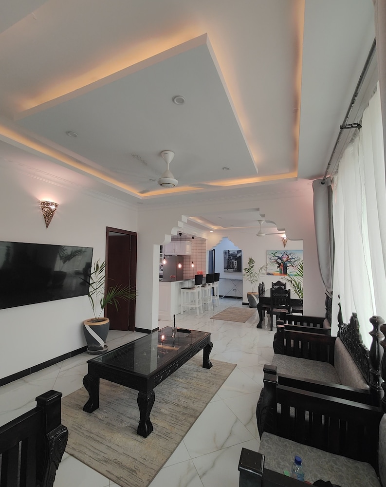 Standard Apartment, 3 Bedrooms, City View, Annex Building photo 1