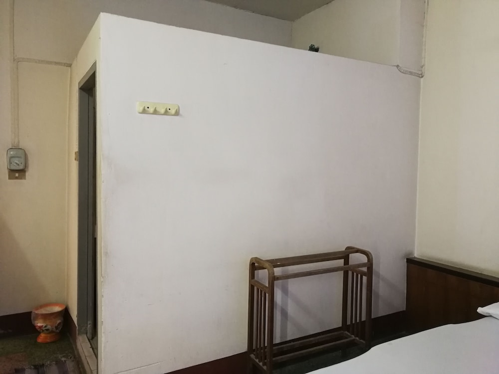 Budget Room with Fan (Big Single Bed) photo 3