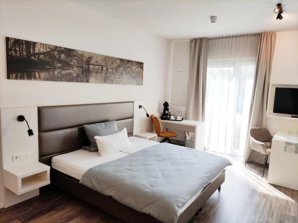 Junior Studio Suite, 1 Double Bed with Sofa bed, Accessible photo 2