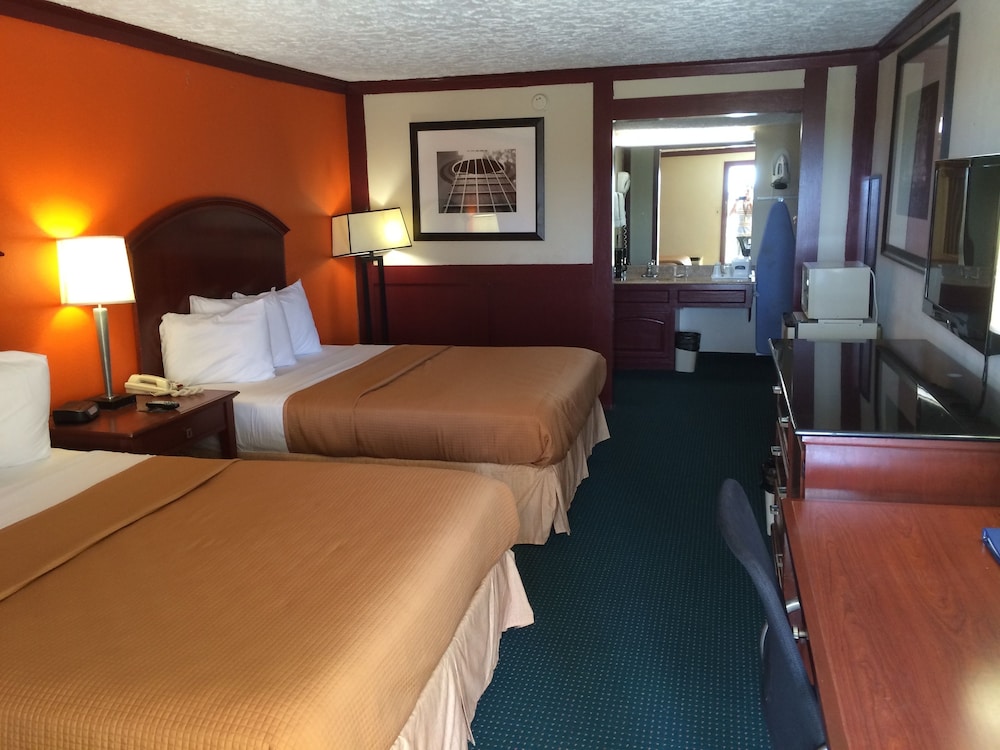 Room, 2 Queen Beds, Non Smoking - Photo 2