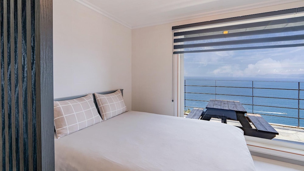 Basic Room, 1 Bedroom (Chocolate Hazelnut (Ocean View)) photo 3