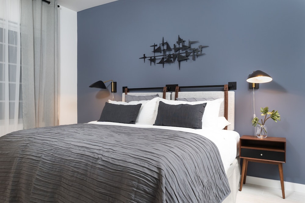 Classic Apartment, 1 King Bed (Self Check-in with Virtual Front Desk)