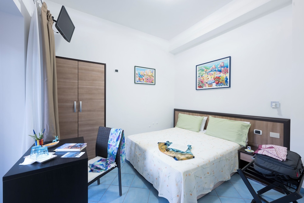 Classic Double or Twin Room, Patio, Garden View
