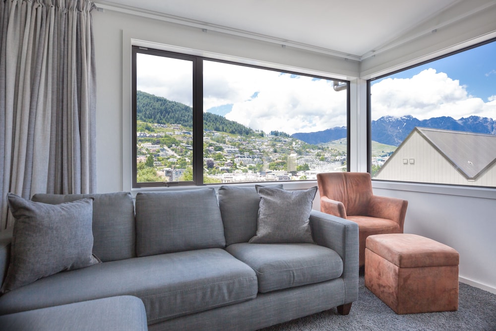 Family Apartment, 2 Bedrooms, 2 Bathrooms, Mountain View