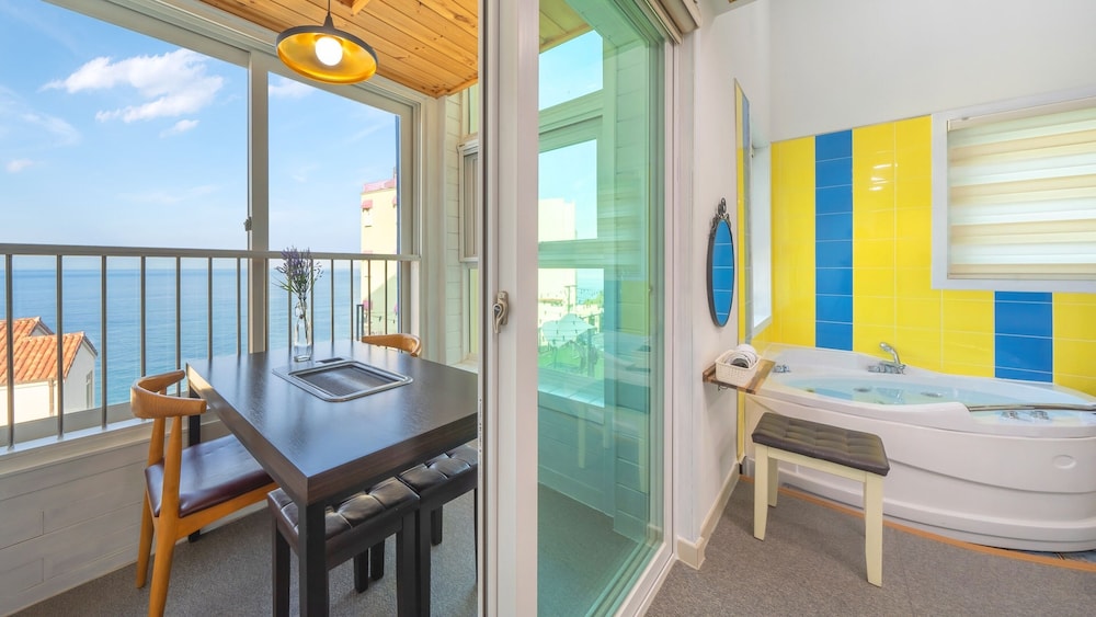 Basic Room, 1 Bedroom (201) - Photo 9
