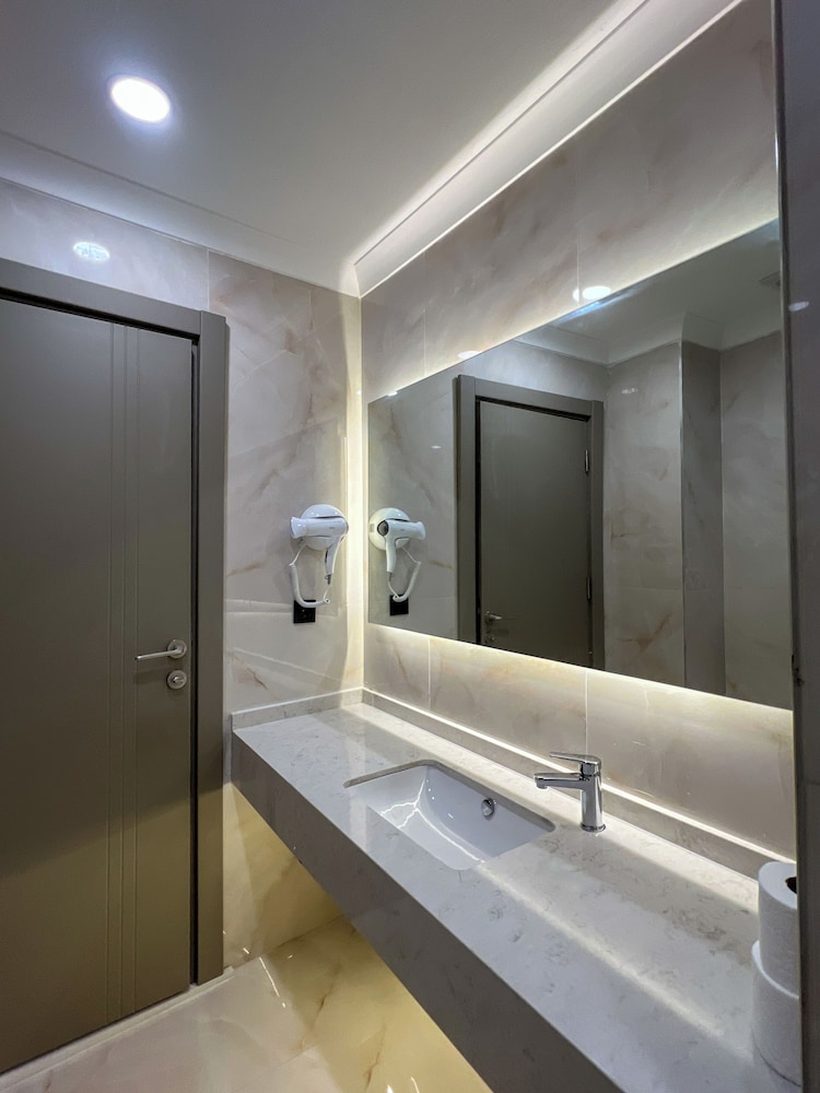 Deluxe Double Room, City View photo 3