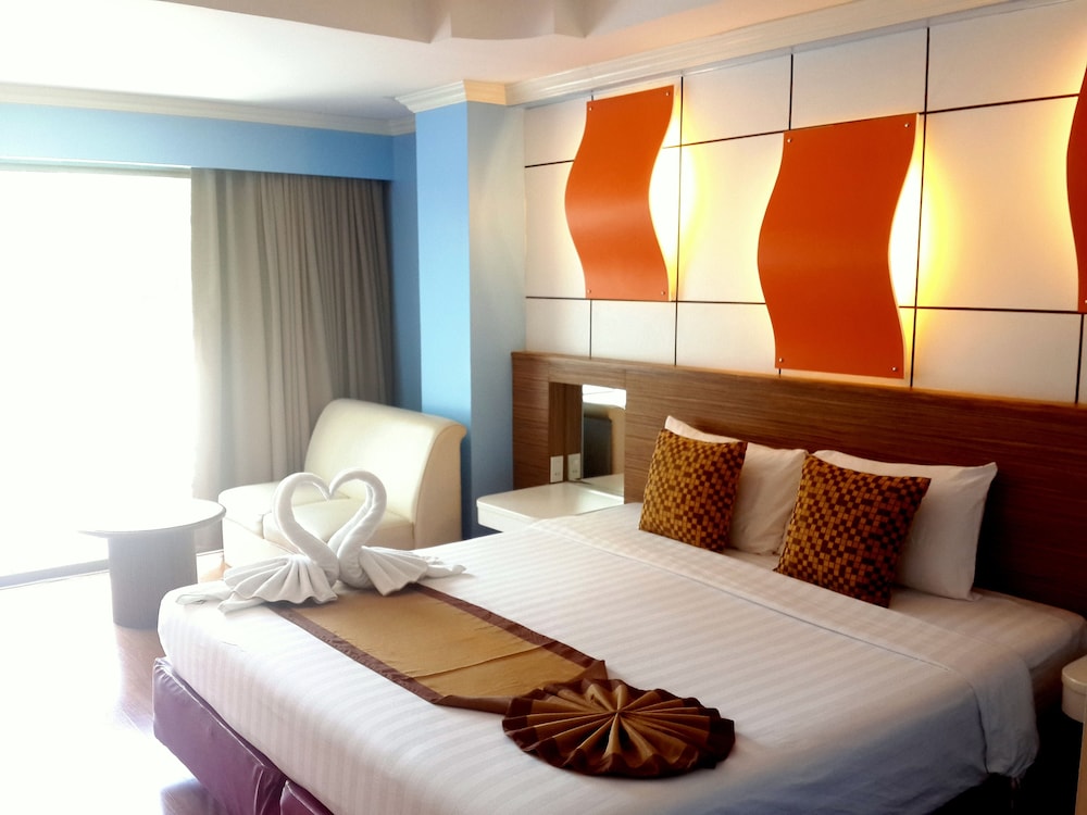 Deluxe Room - Photo 8