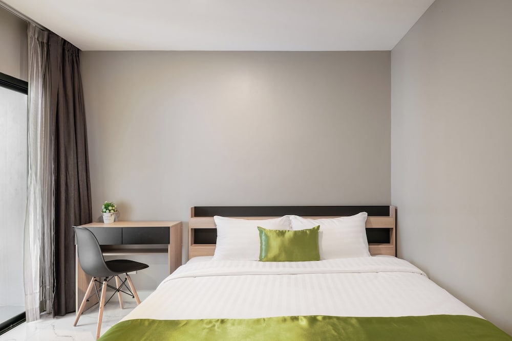 Deluxe Room - Photo 7