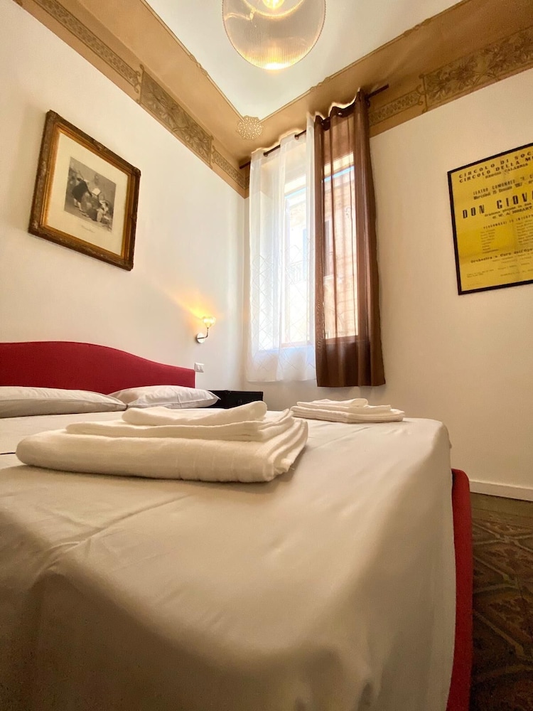 Classic Double or Twin Room photo 2