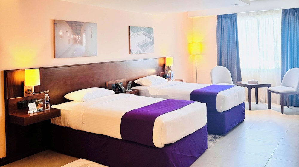 Standard Room, Multiple Beds - Photo 1