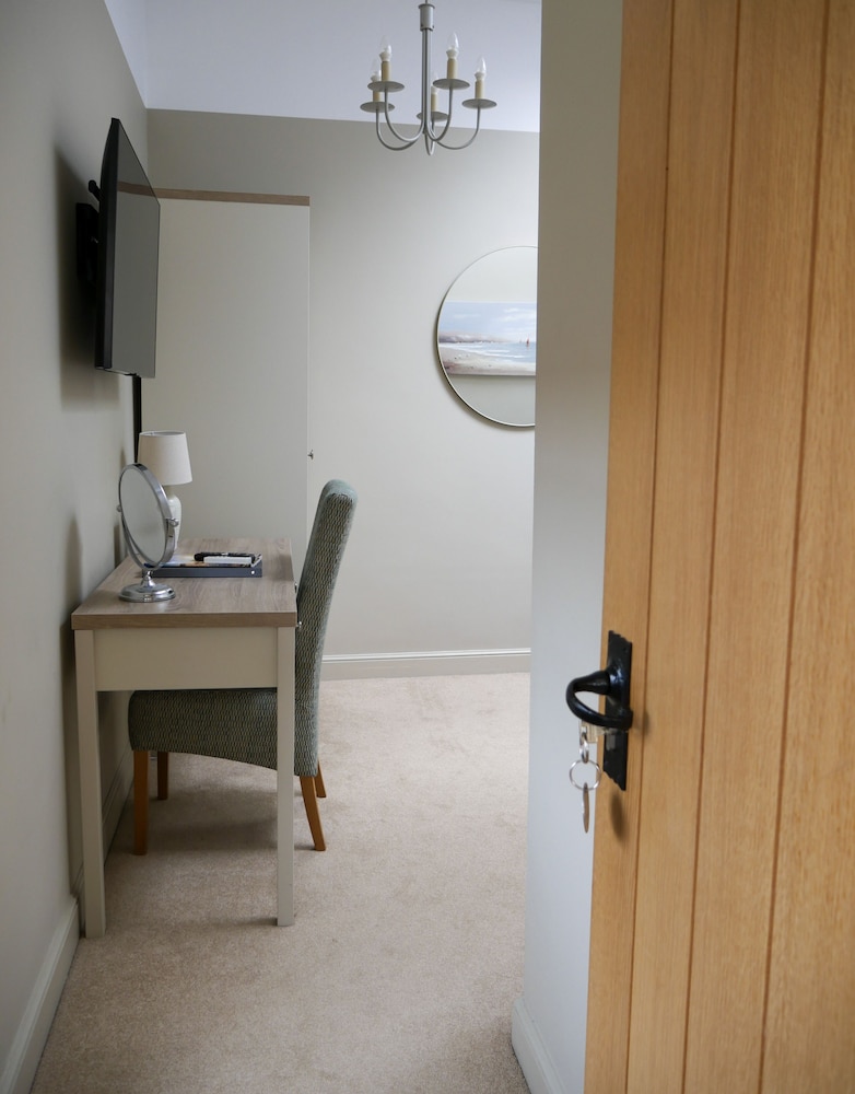 Economy Double Room photo 3