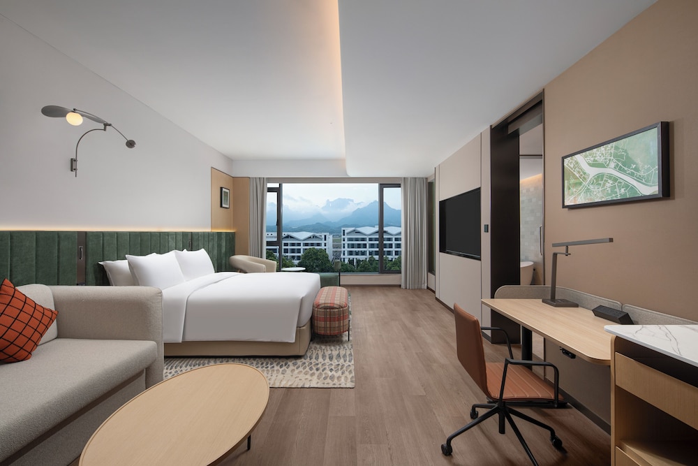 Deluxe Room, 1 King Bed