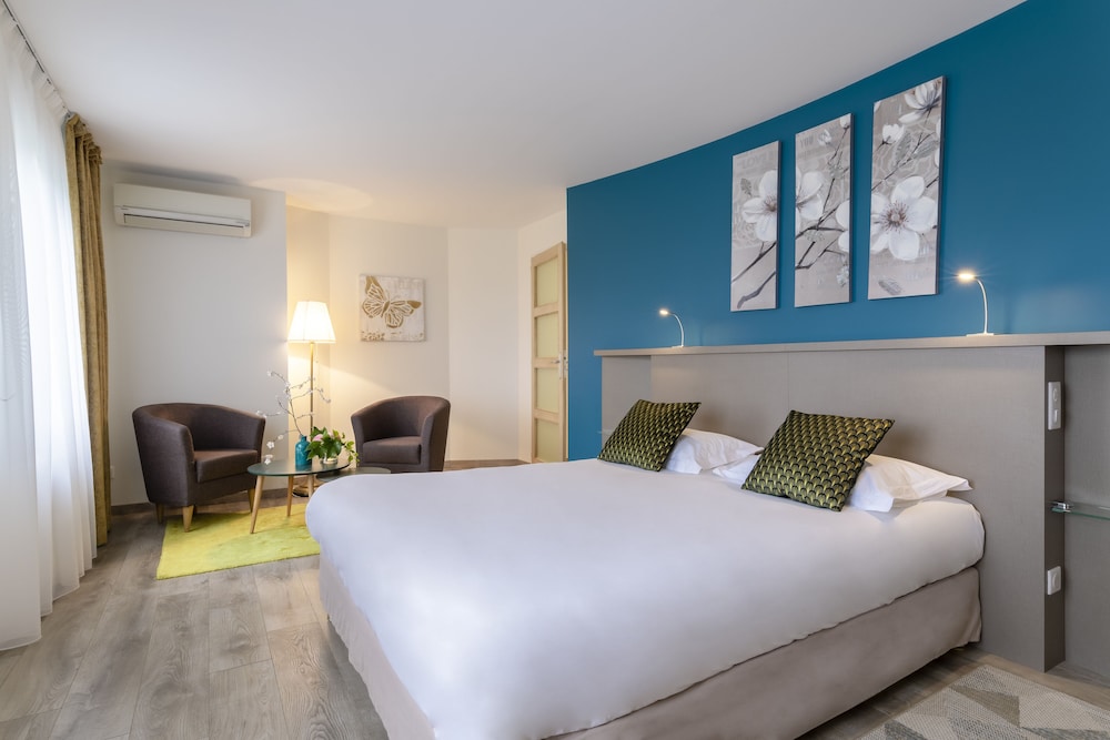 Superior Double Room (With Shower)