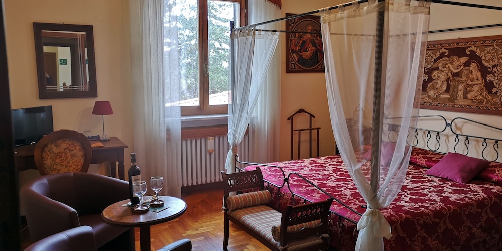 Double Room - Photo 9