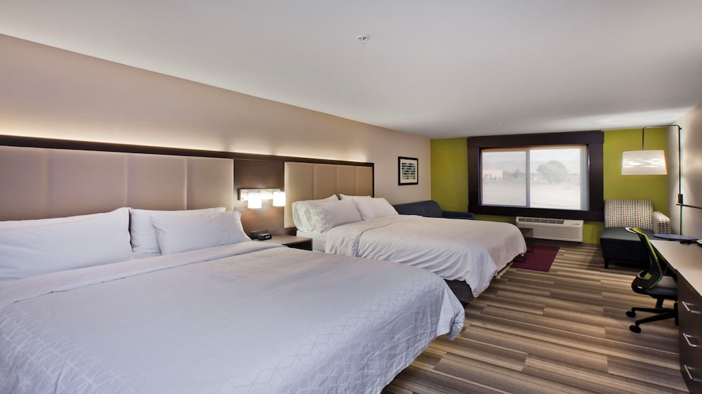 Suite, Multiple Beds - Photo 8