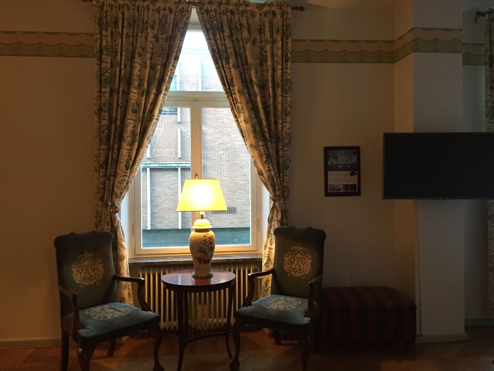 Deluxe Room, Non Smoking - Photo 7