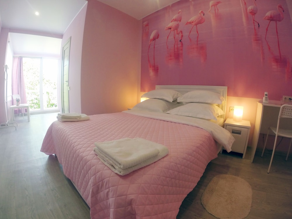 Standard Double Room (With Extra Bed) photo 1