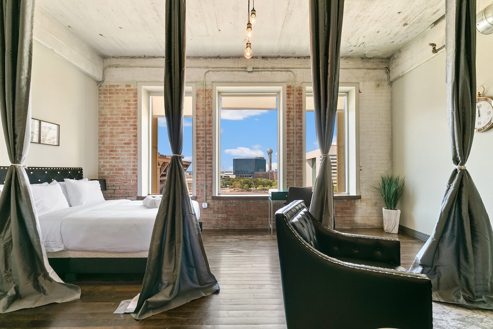 Signature Loft, 3 Bedrooms, 2 Bathrooms, City View - Photo 7