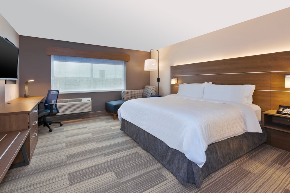 Standard Room, 1 King Bed, Mobility Accessible, Non Smoking (Communications) - Photo 2