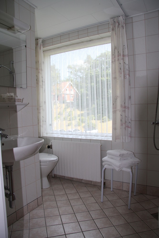 Double room facing land photo 3