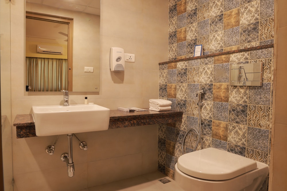 Premium Double or Twin Room - Photo 2