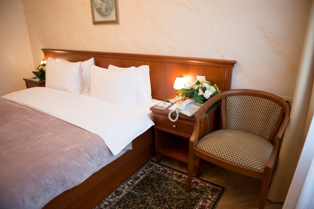 Deluxe Junior Suite photo 3
