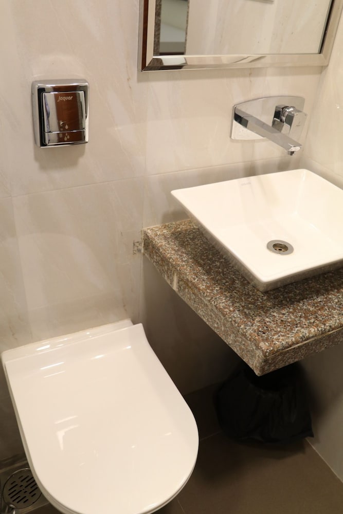 Premium Room - Photo 38