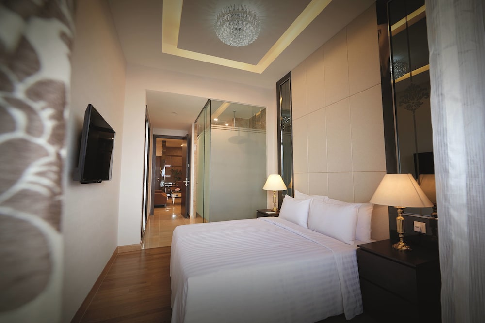 Two Bedroom Premier Suite Queen + Twin @ Residences photo 2