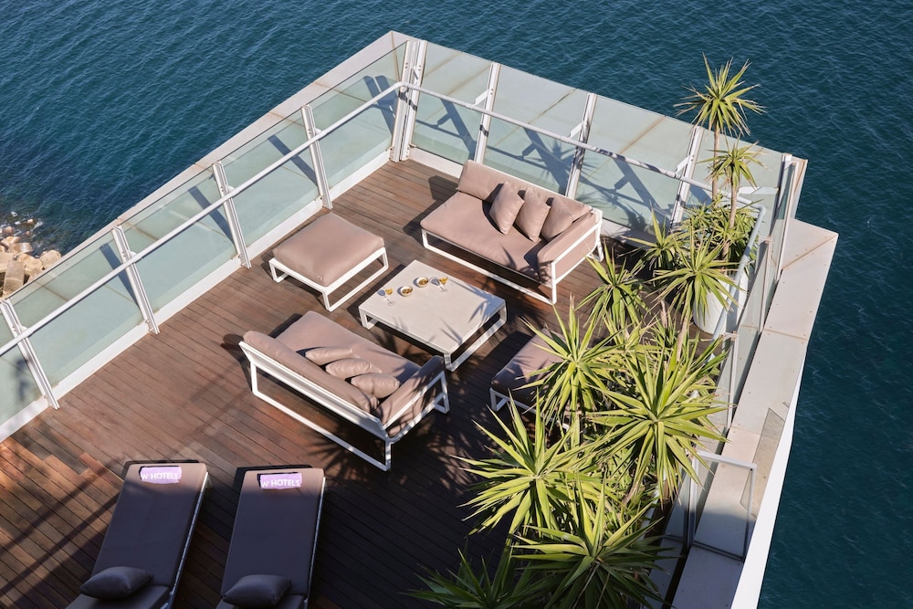 Suite, 1 King Bed, Terrace thumbnail 5