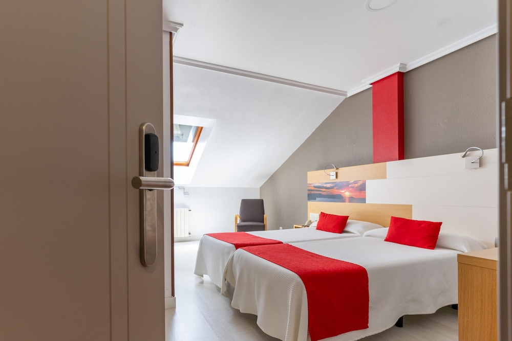 Double Room - Photo 9