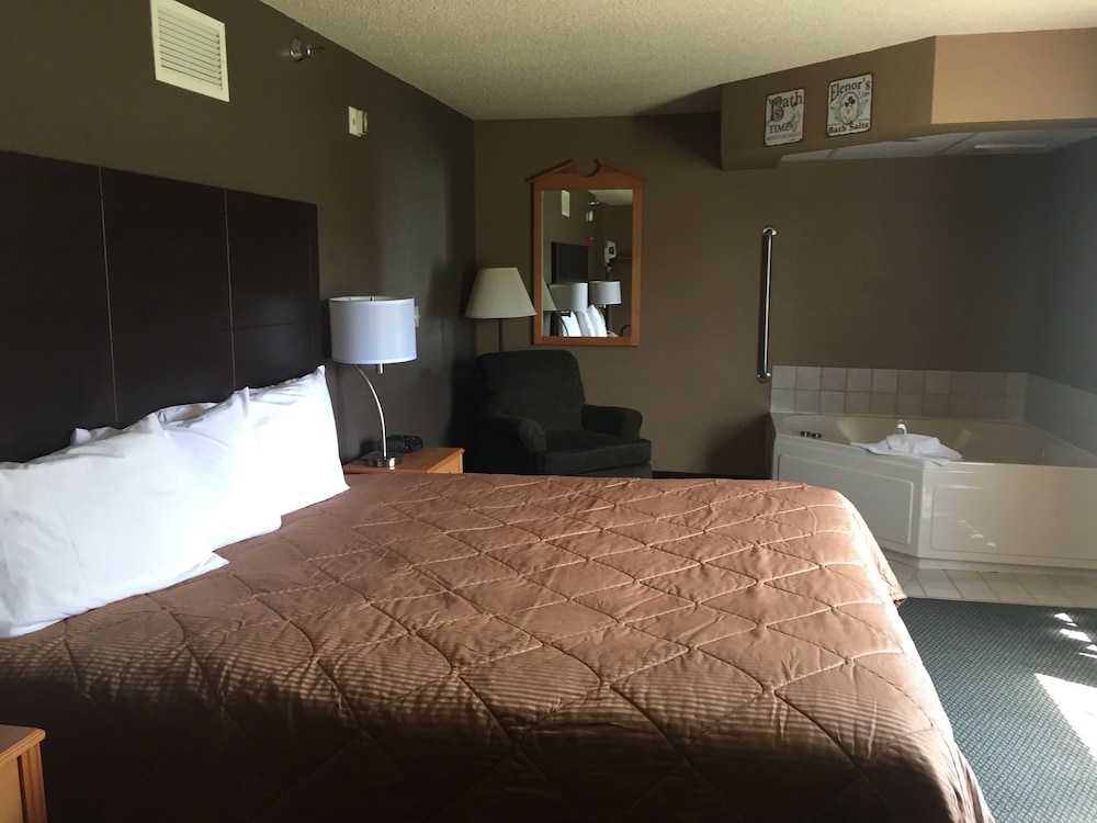Suite, 1 King Bed with Sofa Bed, Non Smoking photo 1