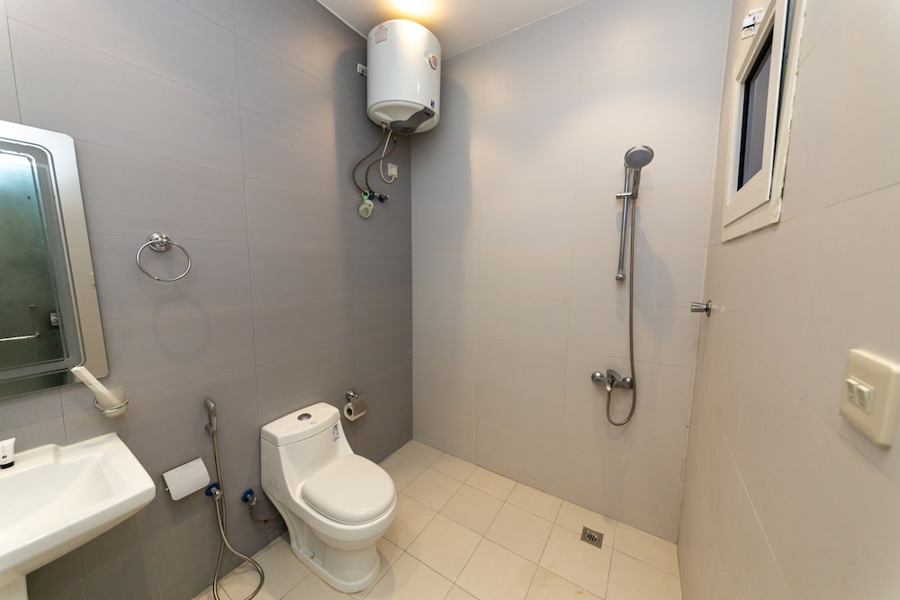 Standard Twin Room - Photo 16