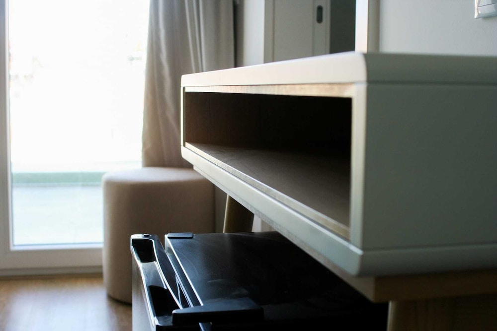 Standard Twin Room - Photo 16