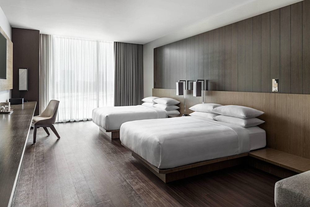 Club Room, 2 Queen Beds