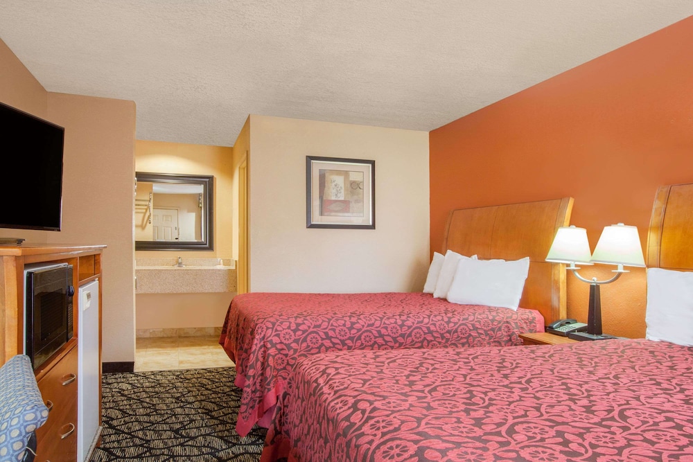 Room, 2 Double Beds, Non Smoking - Photo 2