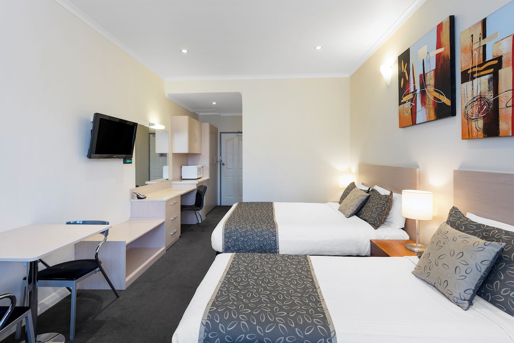 Executive Suite - 1 Queen Bed + 1 Single Bed